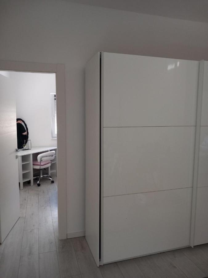 Drenova Apartman Apartamento Rijeka Exterior foto