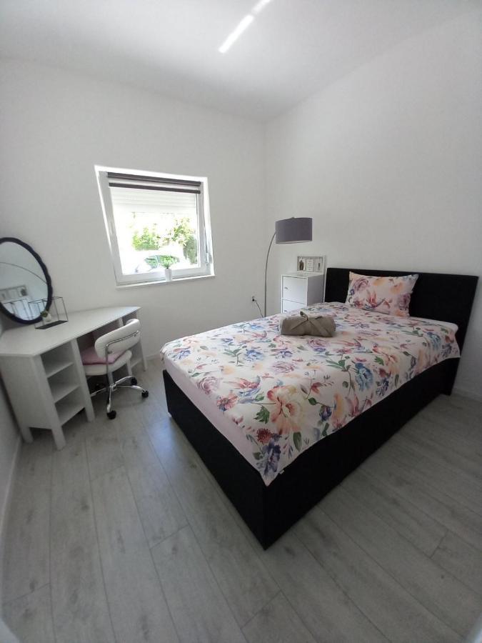 Drenova Apartman Apartamento Rijeka Exterior foto